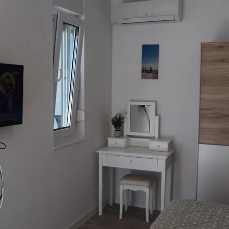 Savrsen Odmor U Grijanom Bazenu Ville Ivone Вілла