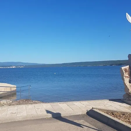 Savrsen Odmor U Grijanom Bazenu Ville Ivone